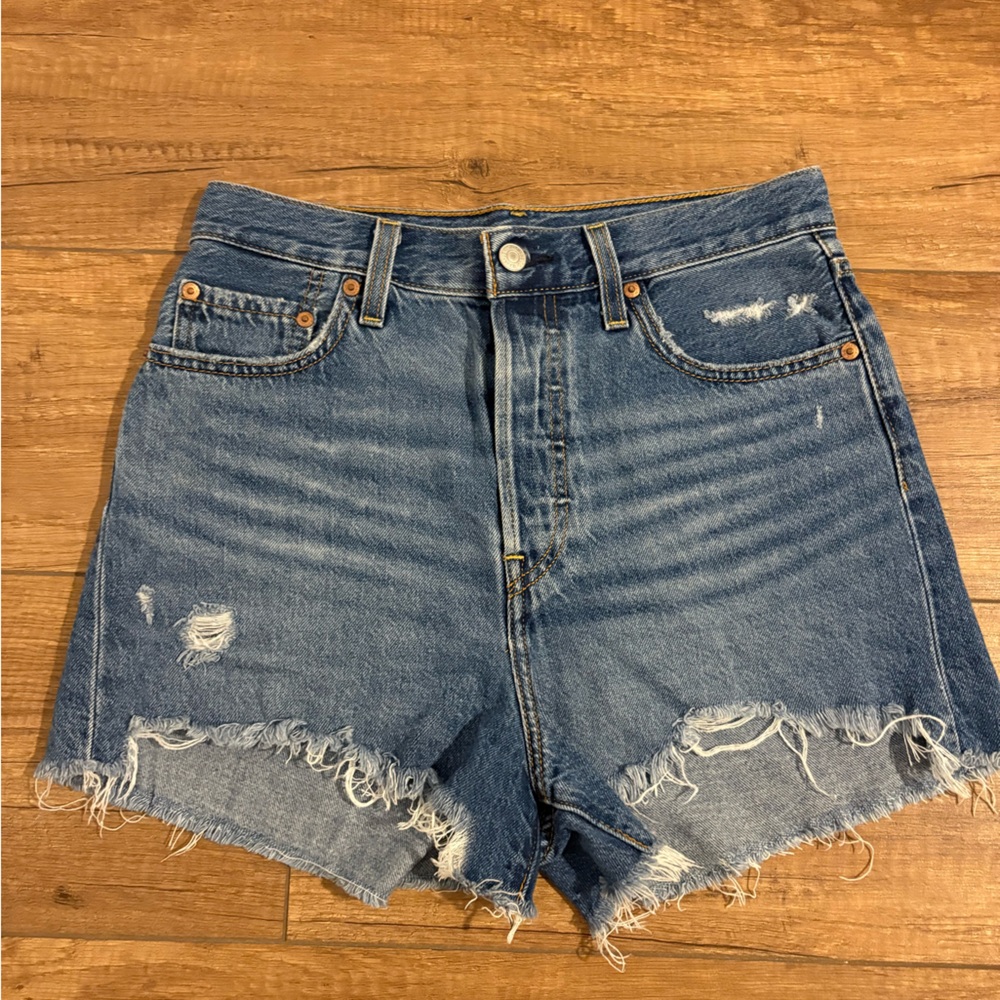 Levi’s Rib Cage Shorts